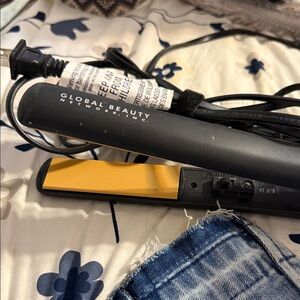 Global Beauty Black and Gold Hair Straightener